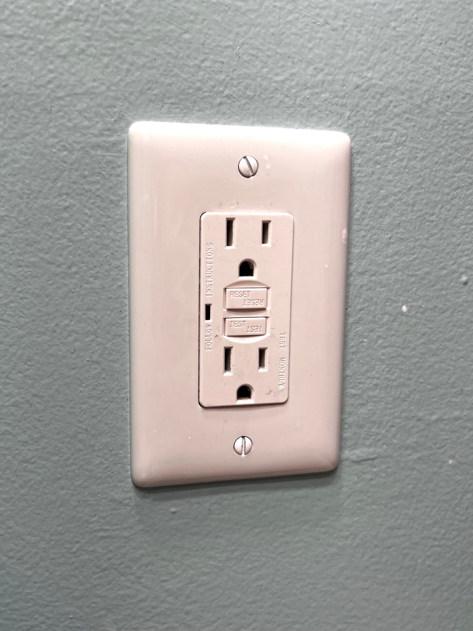 Duplex receptacle GFCI